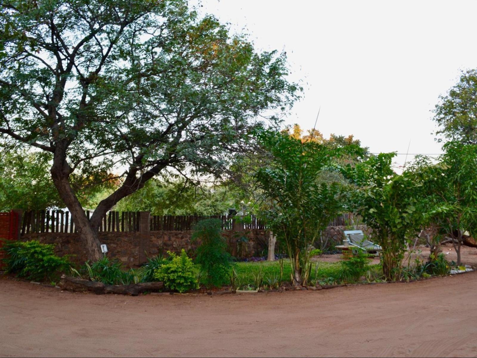 Nxabii Cottages Касане Екстериор снимка