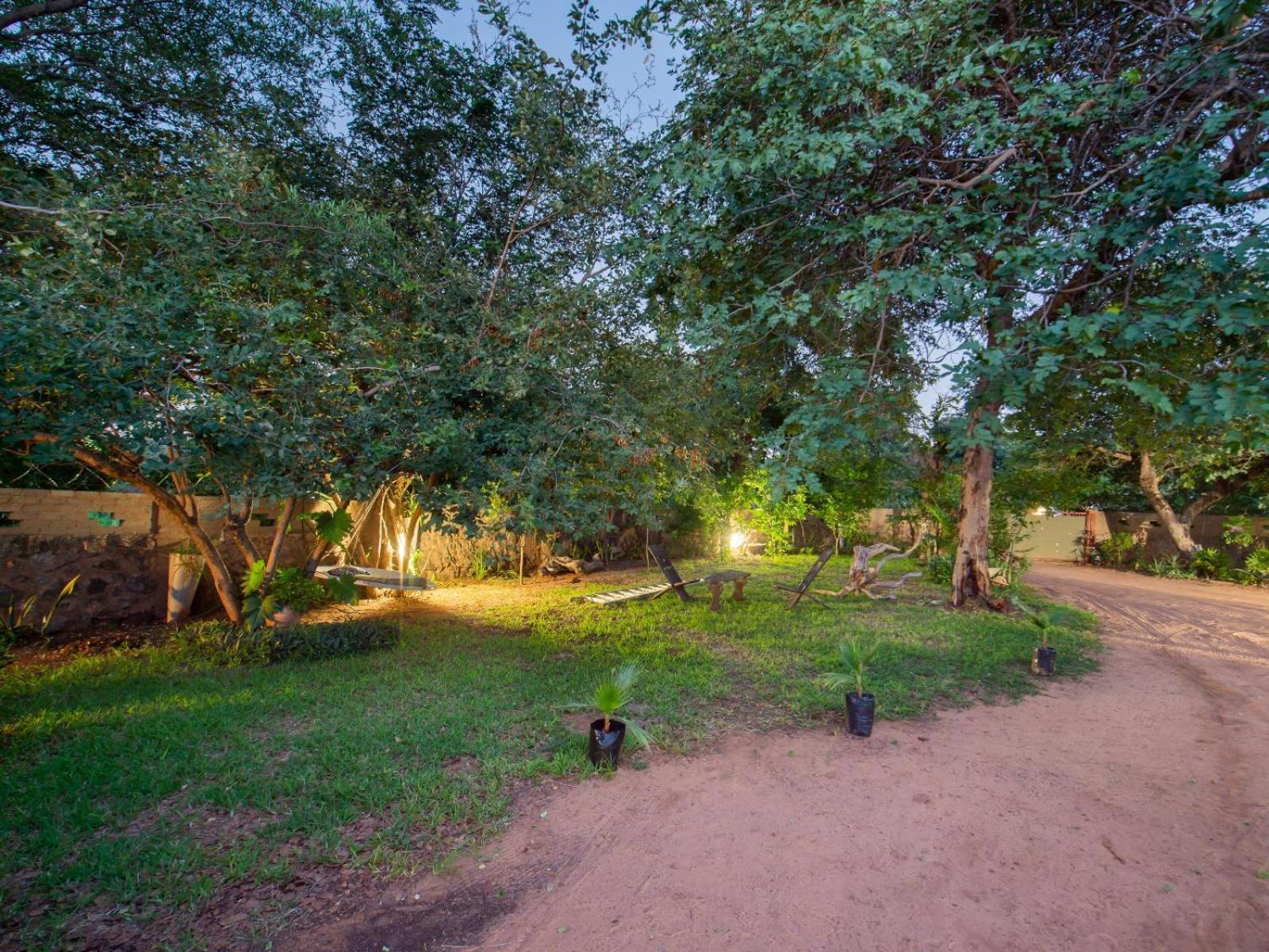Nxabii Cottages Касане Екстериор снимка